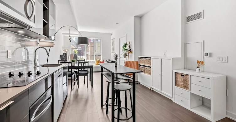 427-543 Richmond Street W, Toronto, ON, M5V 0W9 - 2