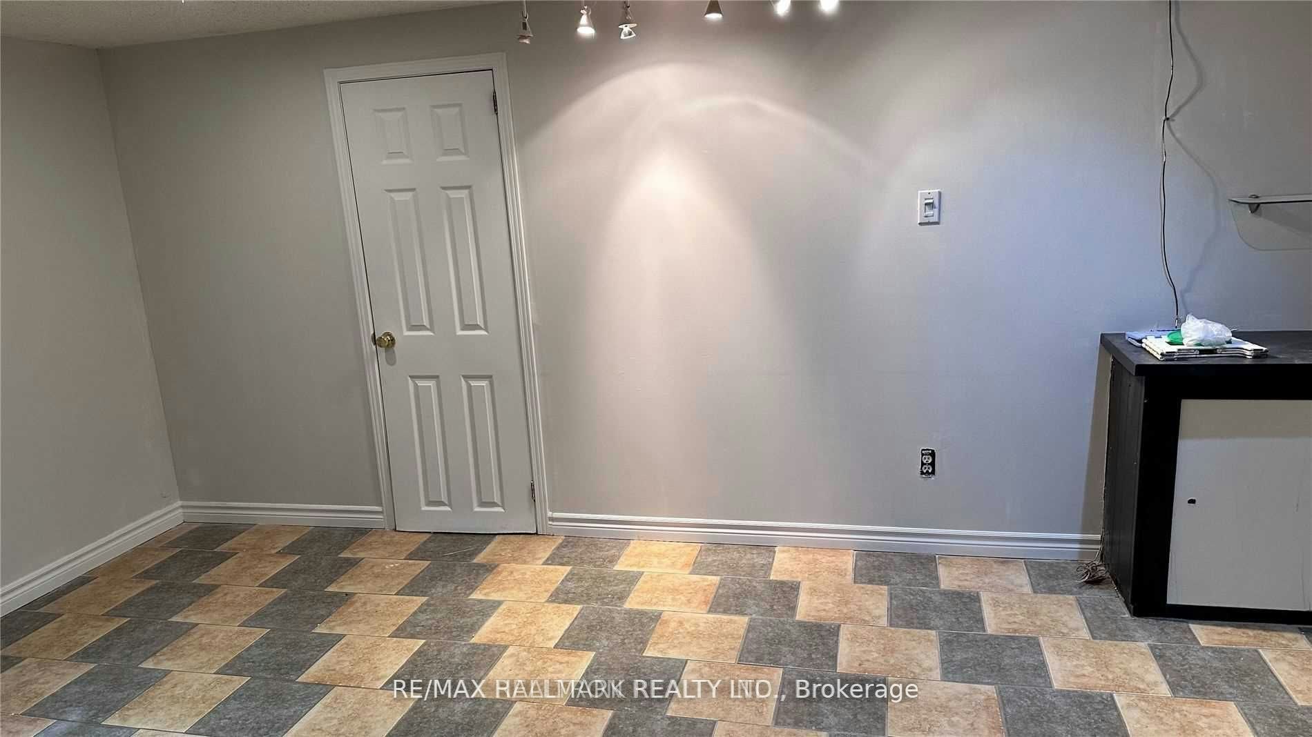 Bsmt-59 Newton Drive, Toronto, ON, M2M 2M8 - 4