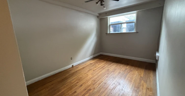 Lower-513 Oakwood Avenue, Toronto, ON, M6E 2W9 - 3