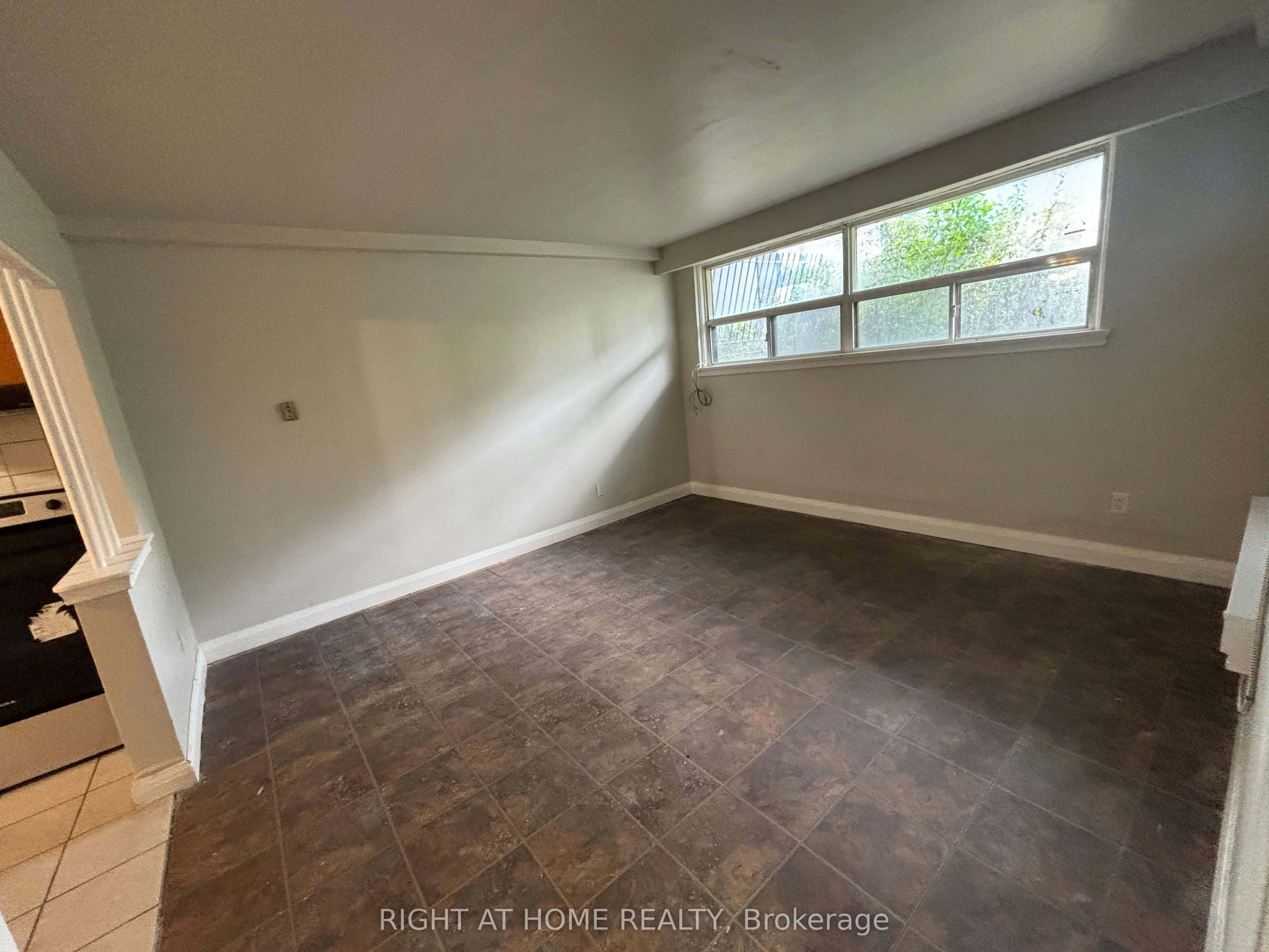 Lower-513 Oakwood Avenue, Toronto, ON, M6E 2W9 - 2