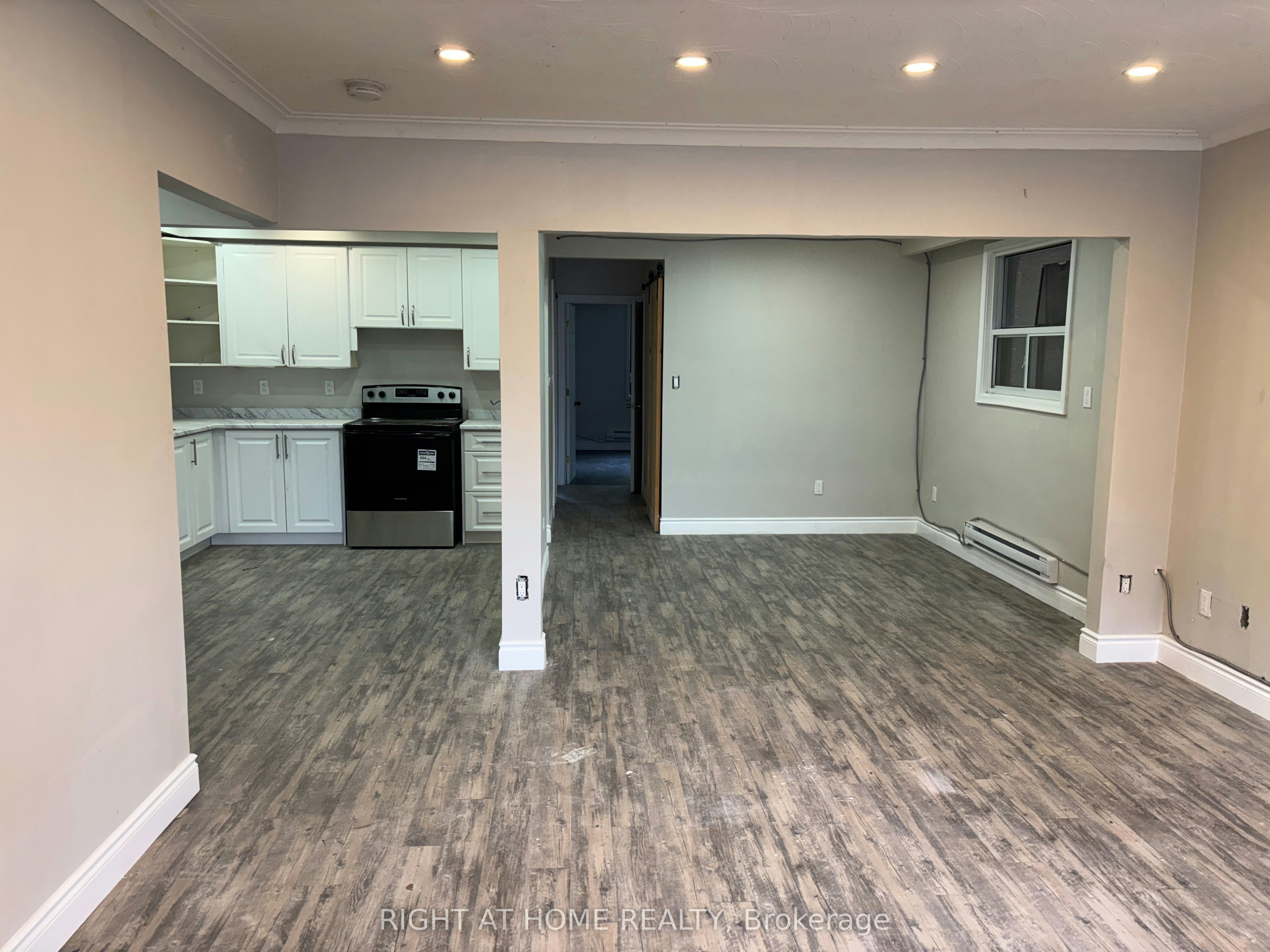 Main-513 Oakwood Avenue, Toronto, ON, M6E 2W9 - 2