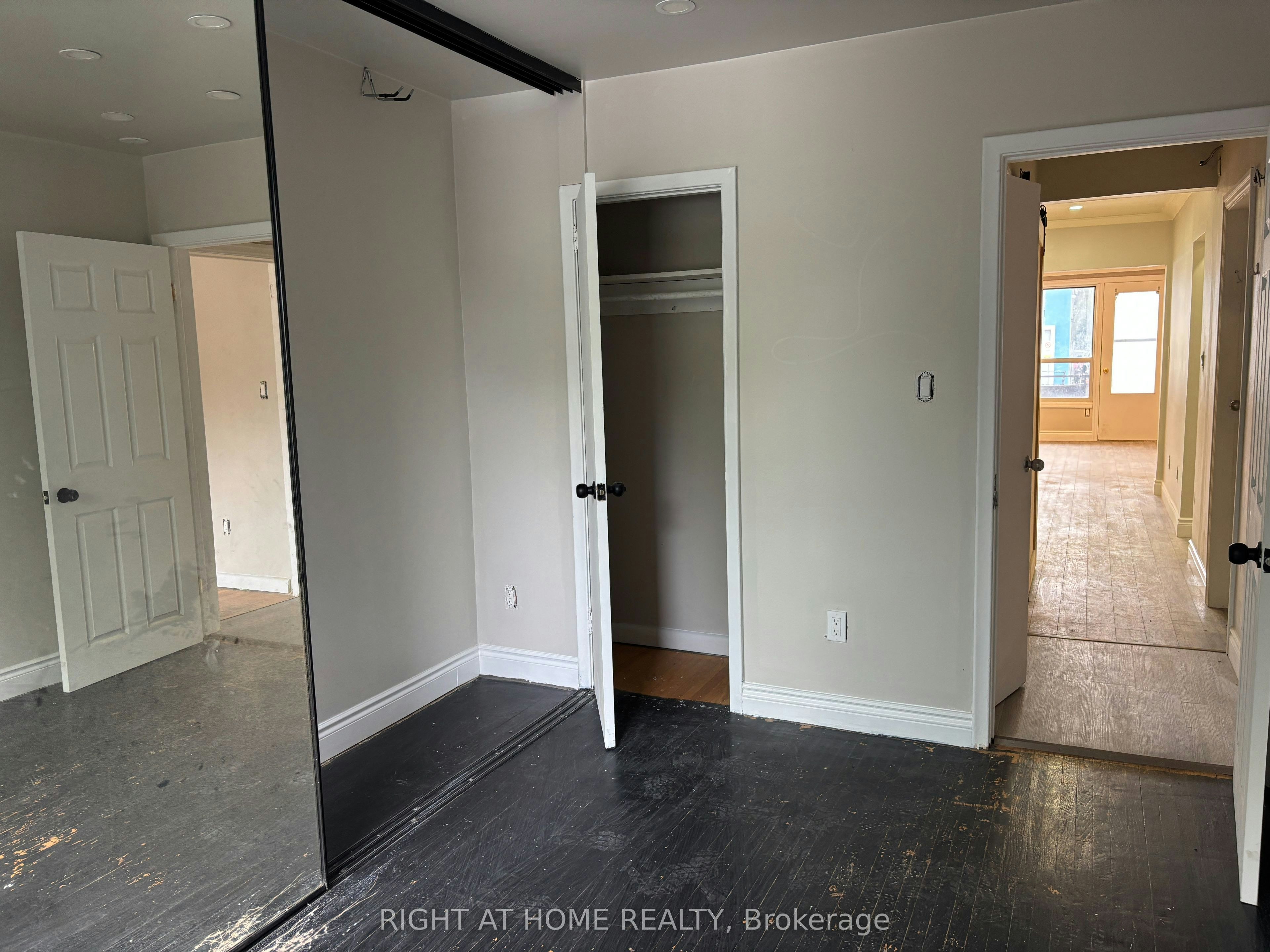 Main-513 Oakwood Avenue, Toronto, ON, M6E 2W9 - 7