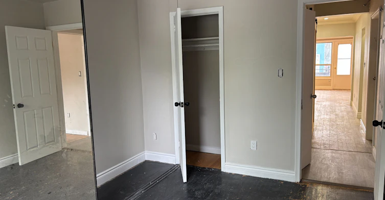 Main-513 Oakwood Avenue, Toronto, ON, M6E 2W9 - 7