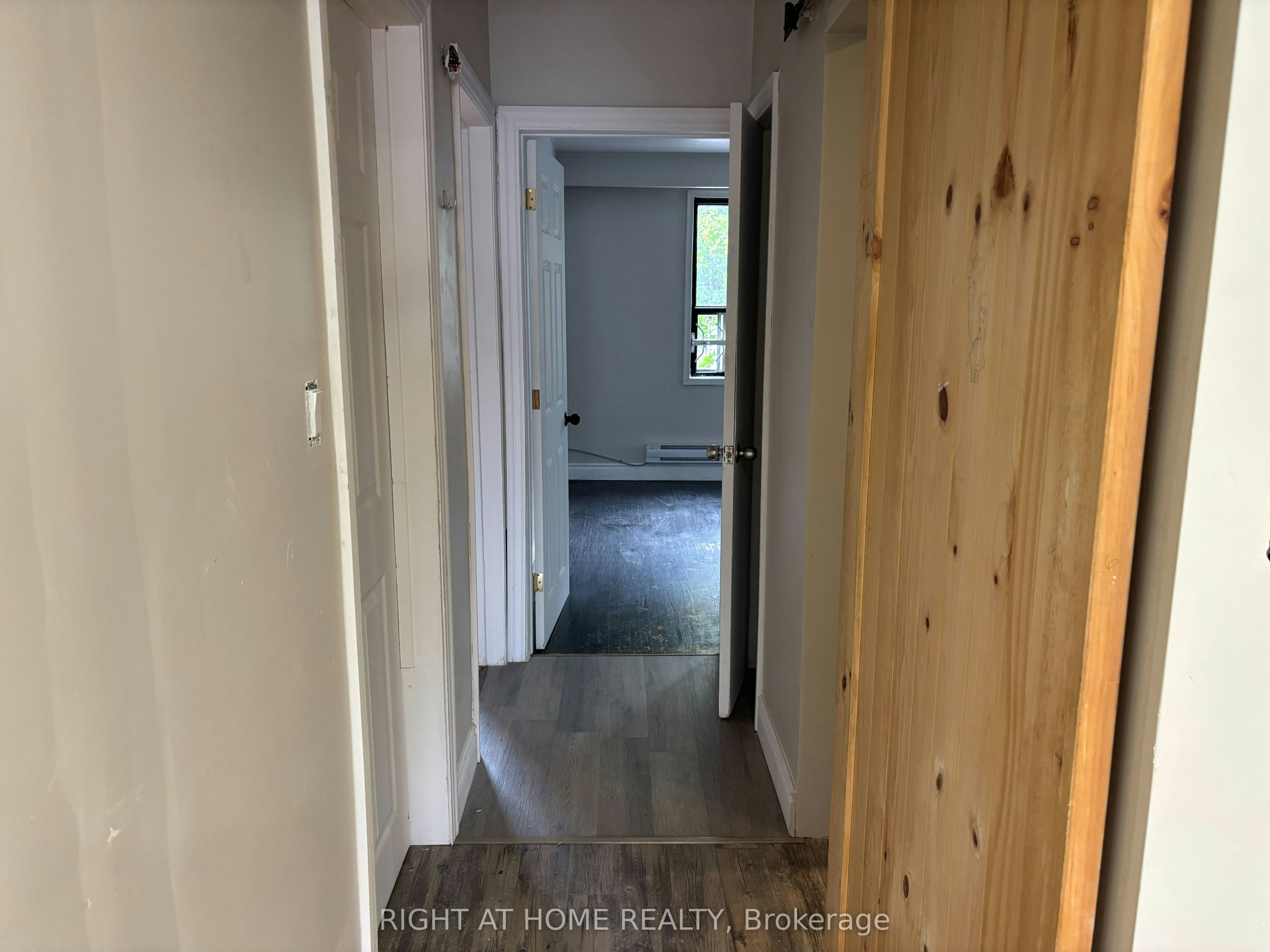 Main-513 Oakwood Avenue, Toronto, ON, M6E 2W9 - 5