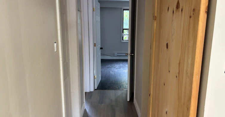 Main-513 Oakwood Avenue, Toronto, ON, M6E 2W9 - 5