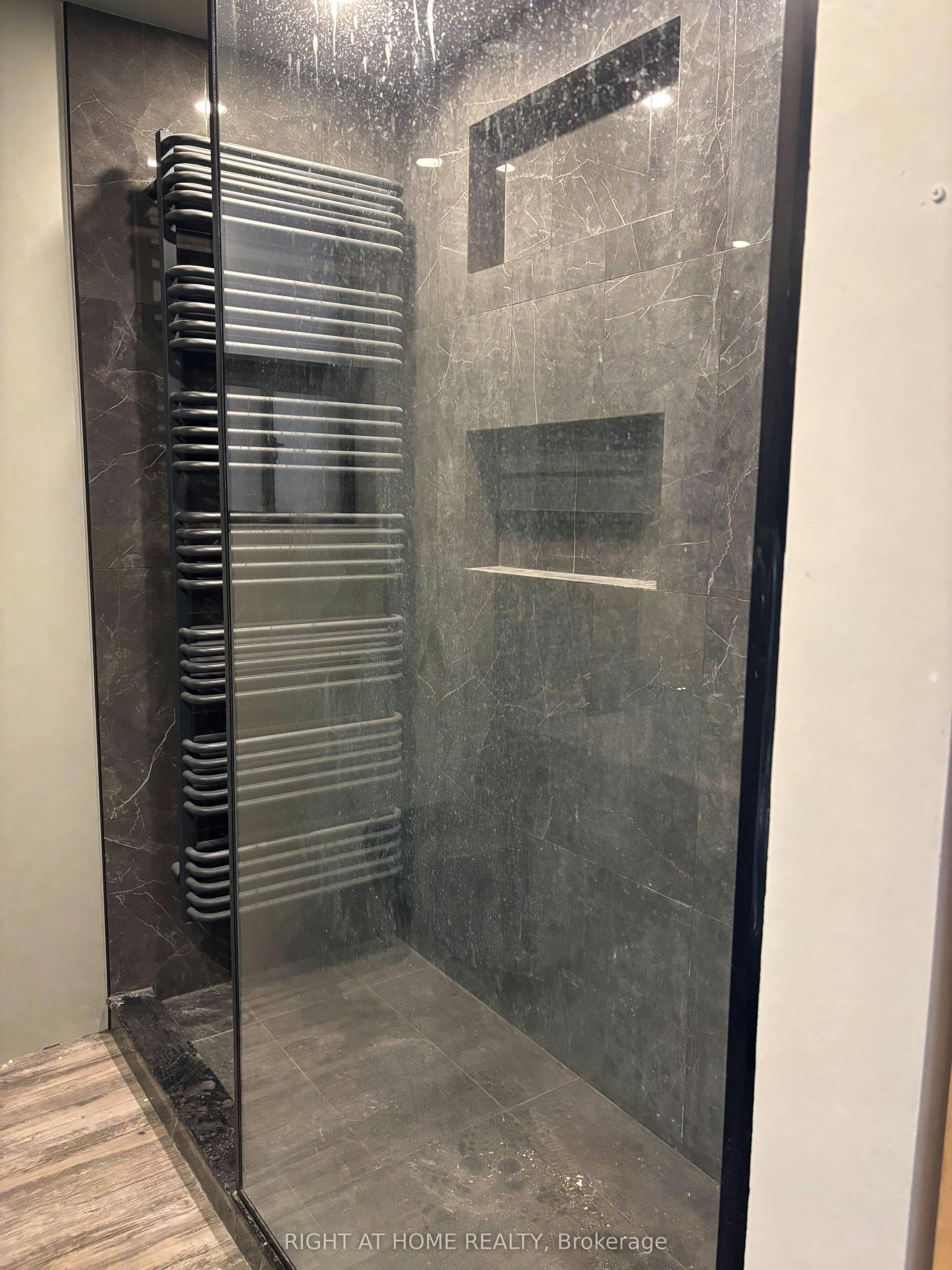 Main-513 Oakwood Avenue, Toronto, ON, M6E 2W9 - 11