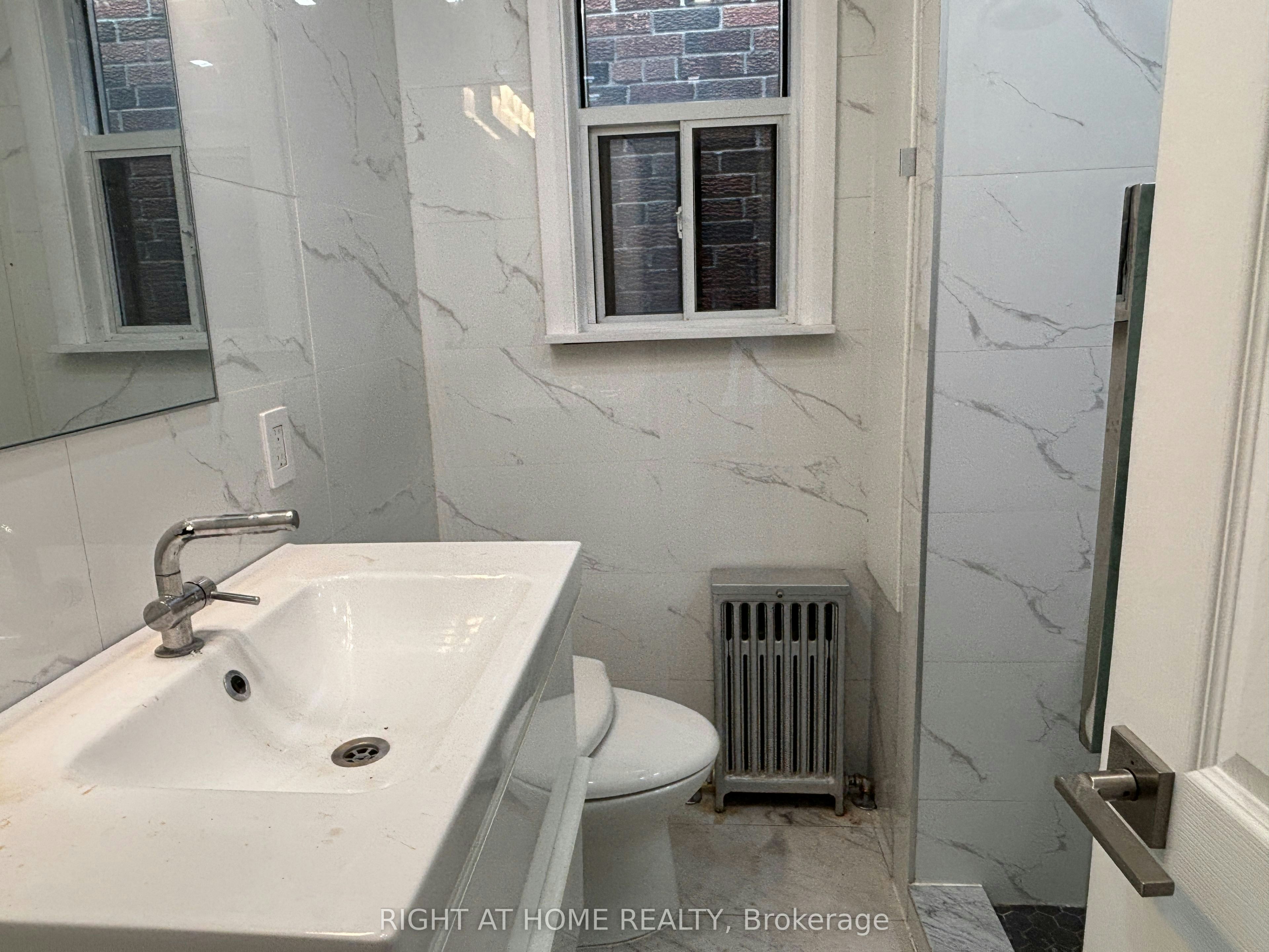 2nd Floor-513 Oakwood Avenue, Toronto, ON, M6E 2W9 - 12