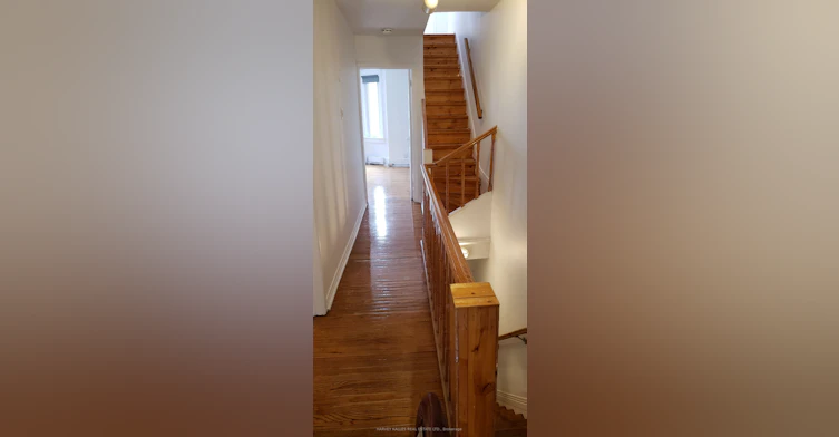 Upper-4 Marchmount Road, Toronto, ON, M6G 2A9 - 14