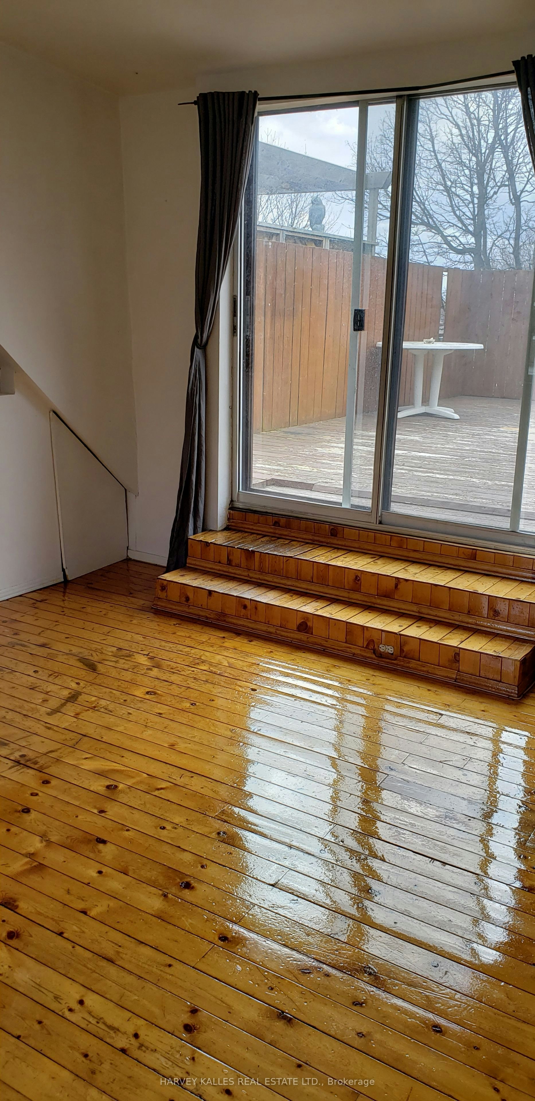 Upper-4 Marchmount Road, Toronto, ON, M6G 2A9 - 22