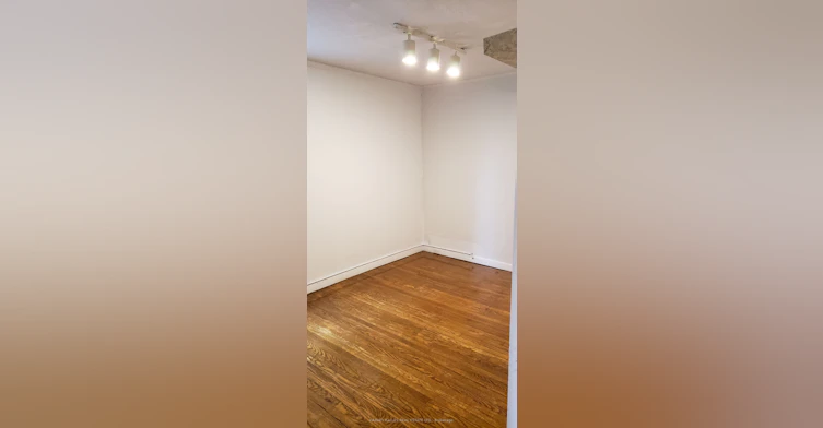 Upper-4 Marchmount Road, Toronto, ON, M6G 2A9 - 15