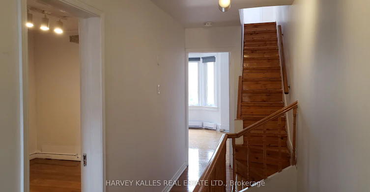 Upper-4 Marchmount Road, Toronto, ON, M6G 2A9 - 13