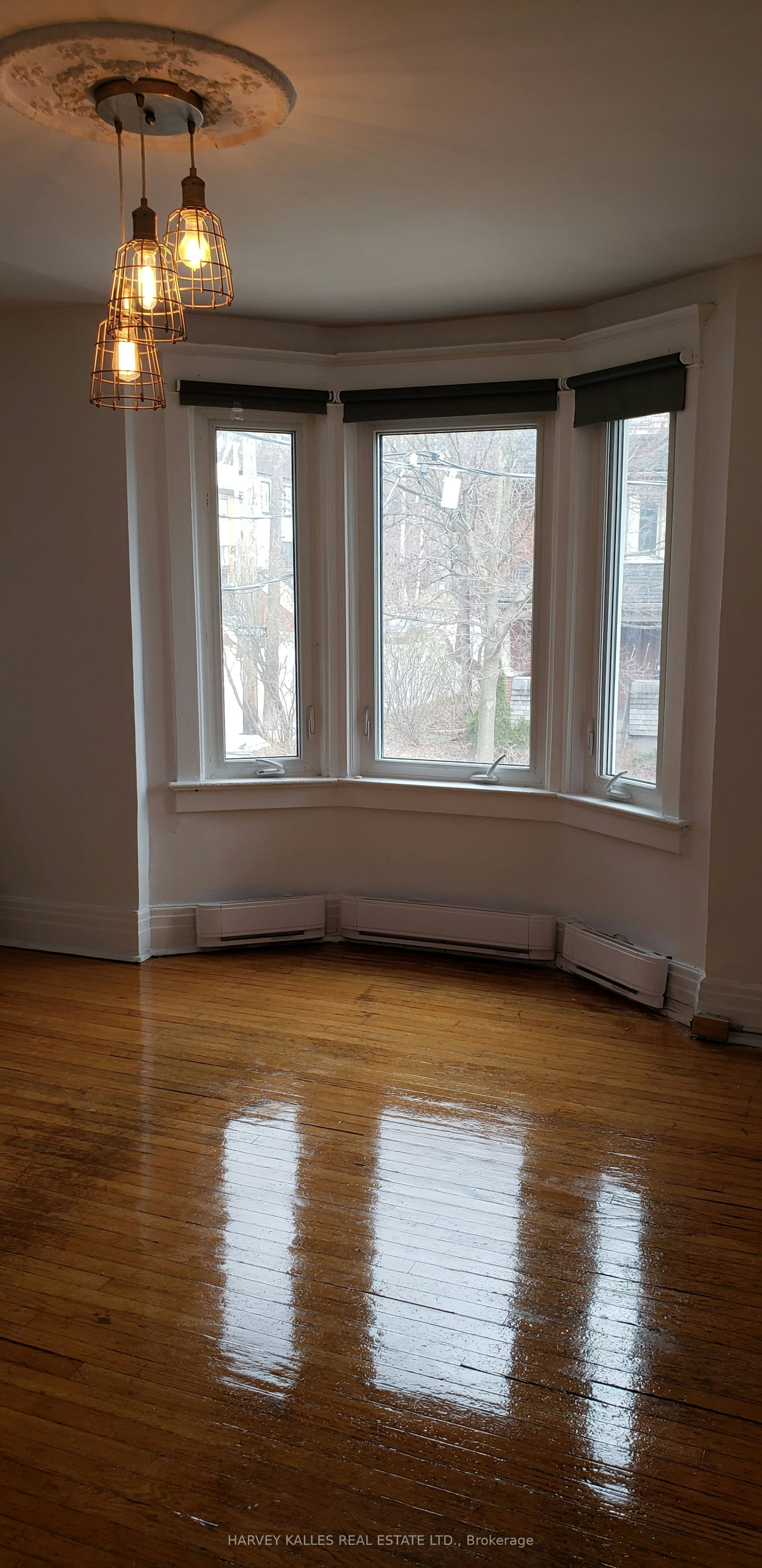 Upper-4 Marchmount Road, Toronto, ON, M6G 2A9 - 2