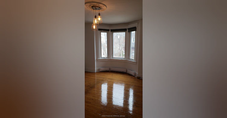 Upper-4 Marchmount Road, Toronto, ON, M6G 2A9 - 2