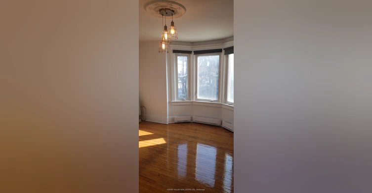 Upper-4 Marchmount Road, Toronto, ON, M6G 2A9 - 3