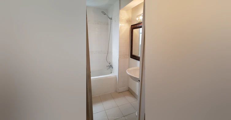 Upper-4 Marchmount Road, Toronto, ON, M6G 2A9 - 17