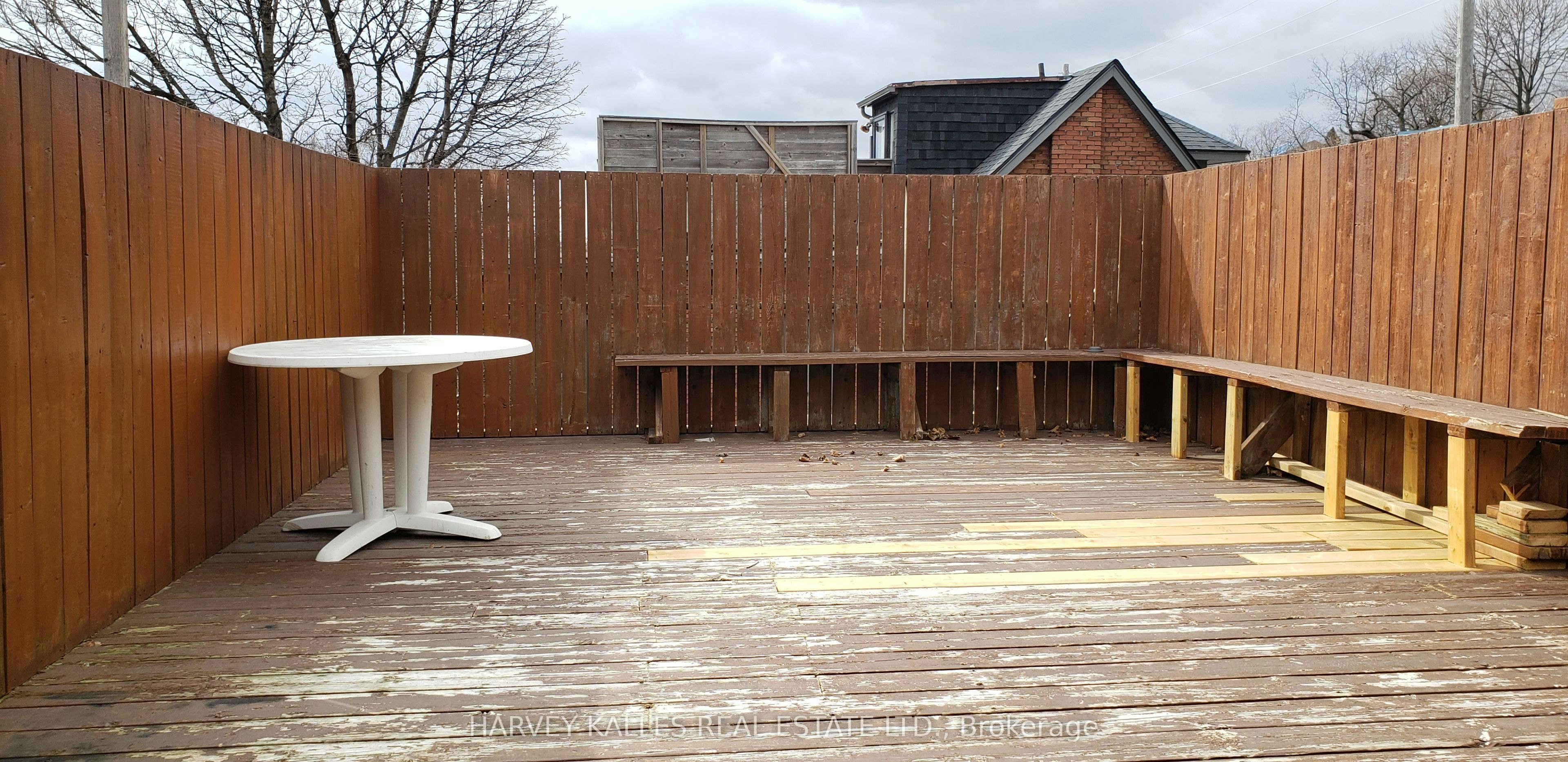 Upper-4 Marchmount Road, Toronto, ON, M6G 2A9 - 24