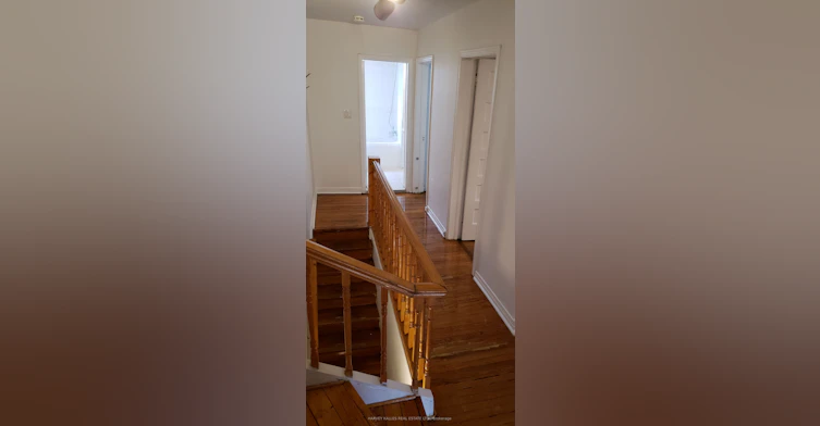 Upper-4 Marchmount Road, Toronto, ON, M6G 2A9 - 12
