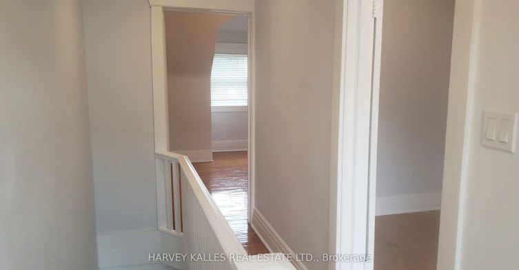 Upper-226 Ashworth Avenue, Toronto, ON, M6G 2A7 - 11