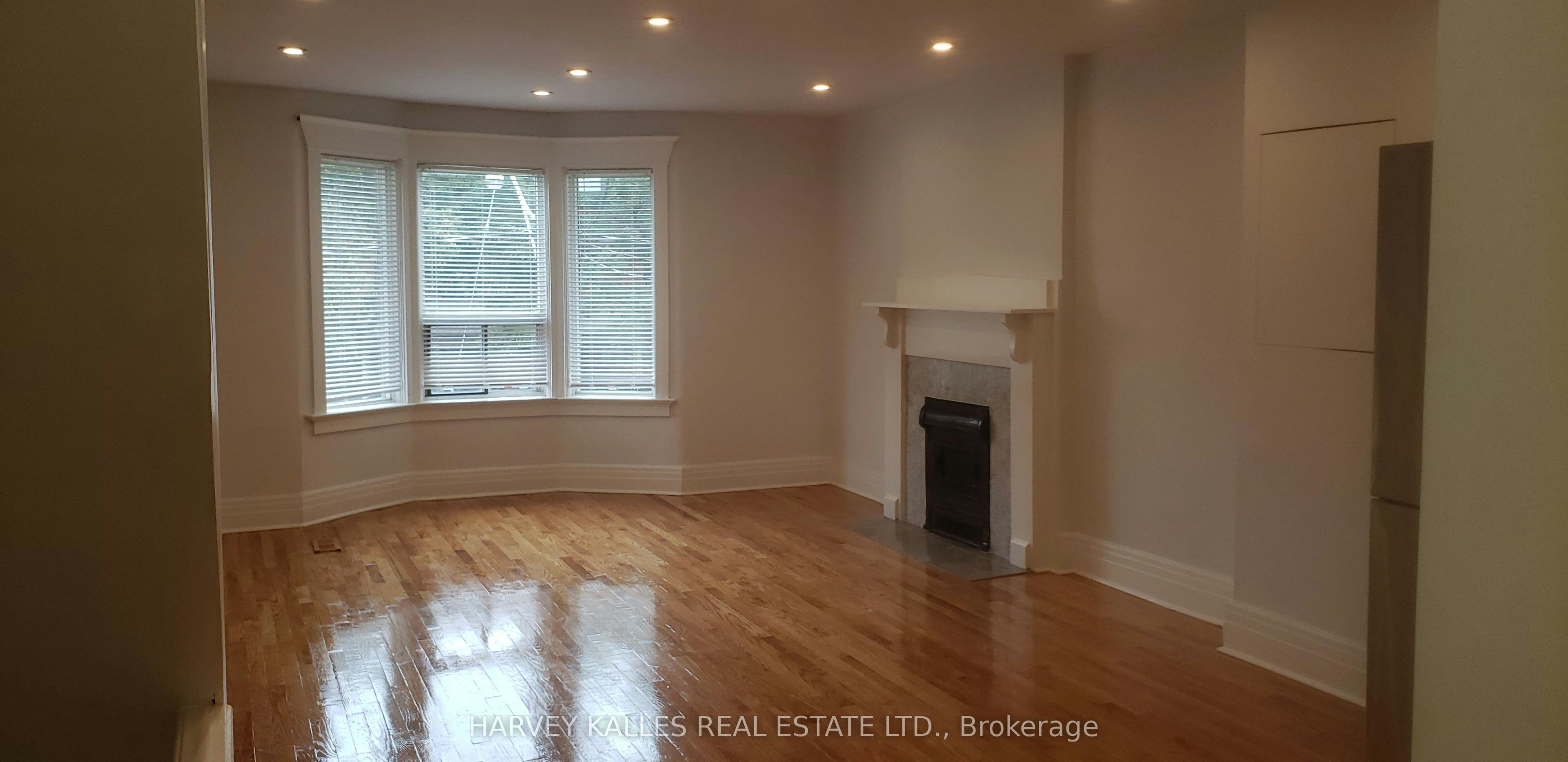 Upper-226 Ashworth Avenue, Toronto, ON, M6G 2A7 - 4