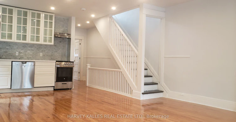 Upper-226 Ashworth Avenue, Toronto, ON, M6G 2A7 - 6