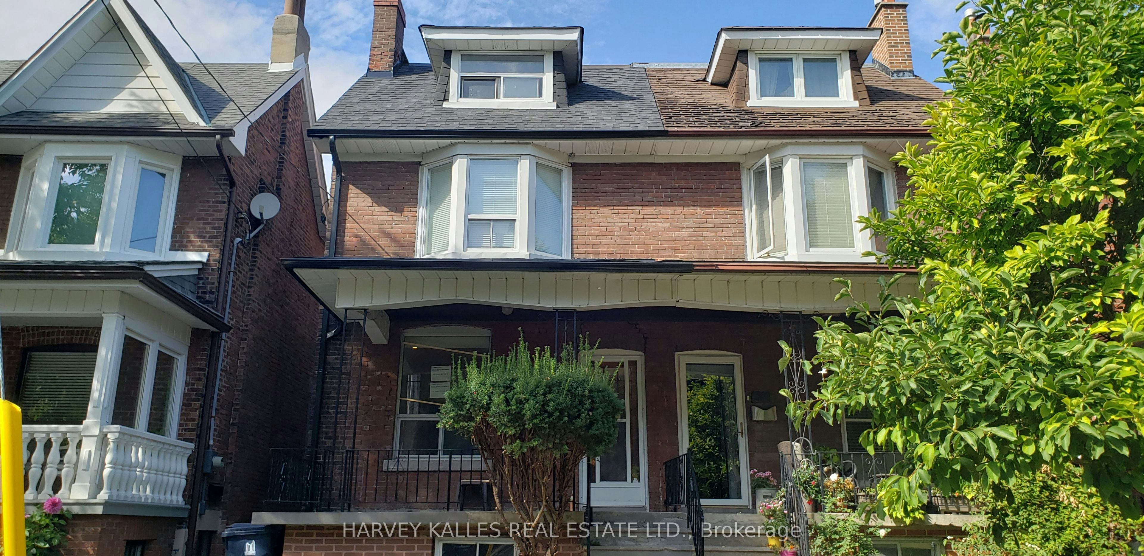 Upper-226 Ashworth Avenue, Toronto, ON, M6G 2A7