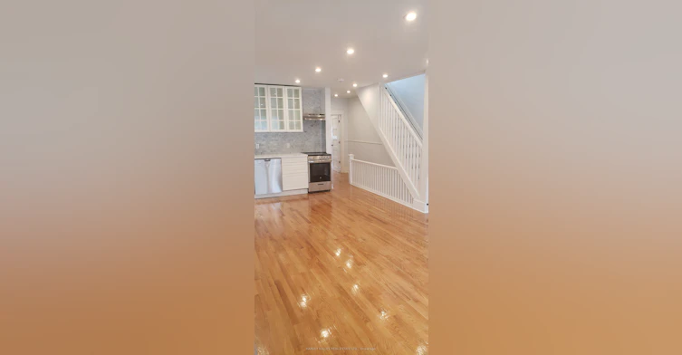 Upper-226 Ashworth Avenue, Toronto, ON, M6G 2A7 - 10