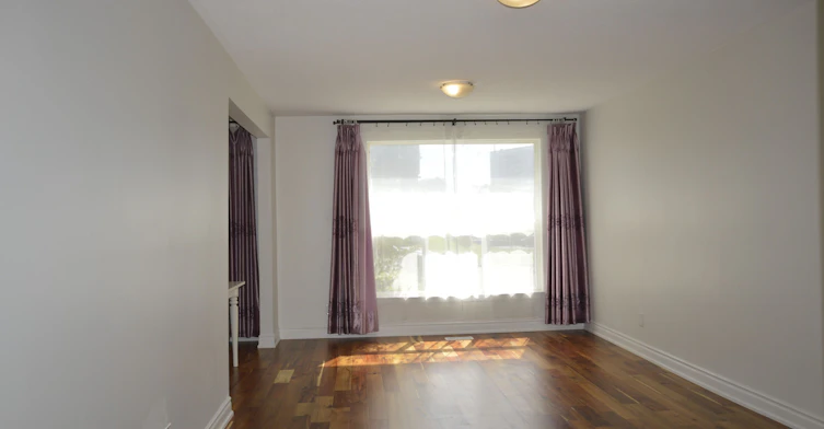 32 Axsmith Crescent, Toronto, ON, M2J 3K3 - 3