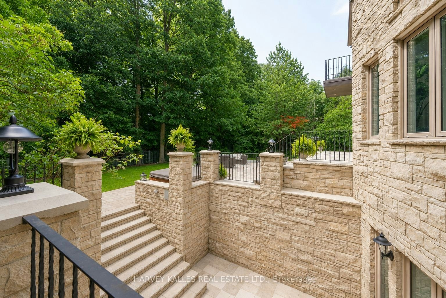 1 Knightswood Road, Toronto, ON, M4N 2G9 - 28