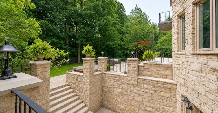 1 Knightswood Road, Toronto, ON, M4N 2G9 - 28