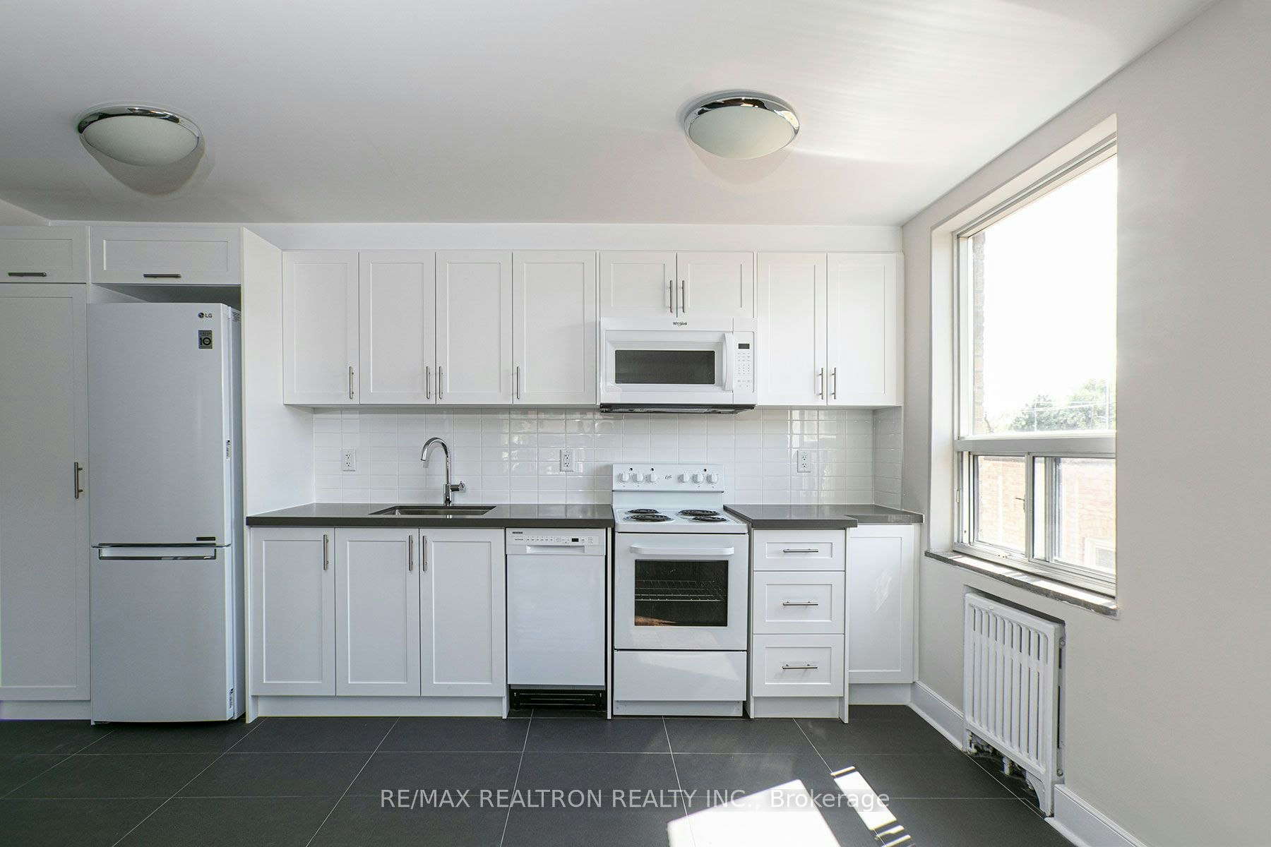 205-990 Avenue Road, Toronto, ON, M5P 2K8