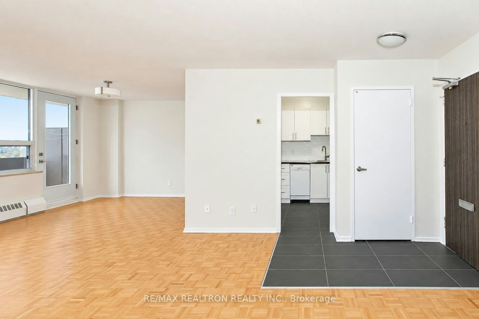 1008-6200 Bathurst Street, Toronto, ON, M2R 2A3 - 3