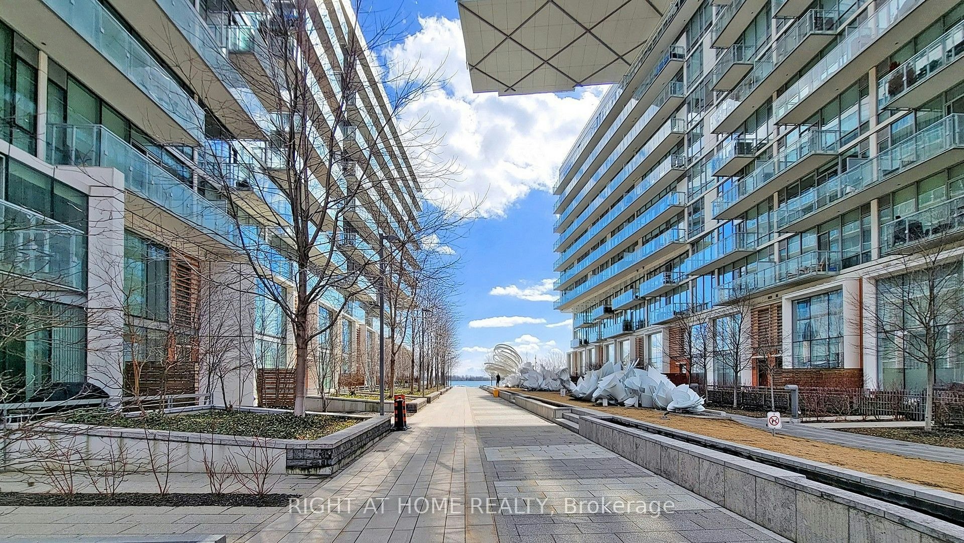 920-39 Queens Quay E, Toronto, ON, M5E 0A5 - 2