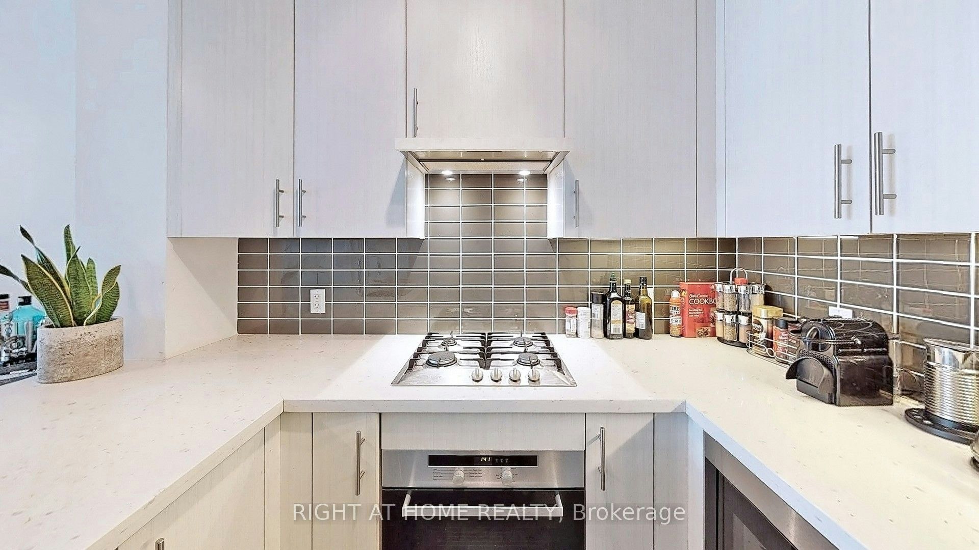 920-39 Queens Quay E, Toronto, ON, M5E 0A5 - 7
