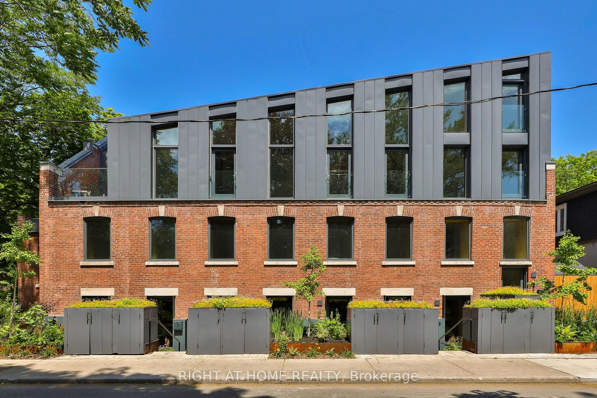 Penthouse 2-225 Brunswick Avenue, Toronto, ON, M5S 2M6