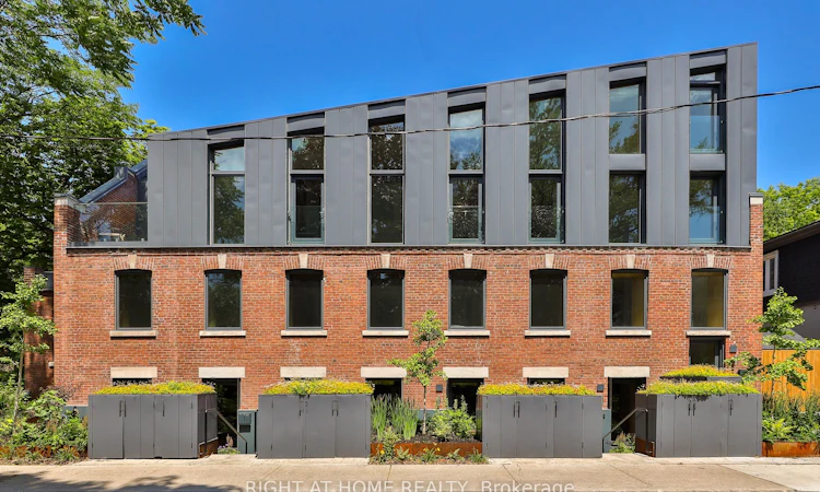 Penthouse 2-225 Brunswick Avenue