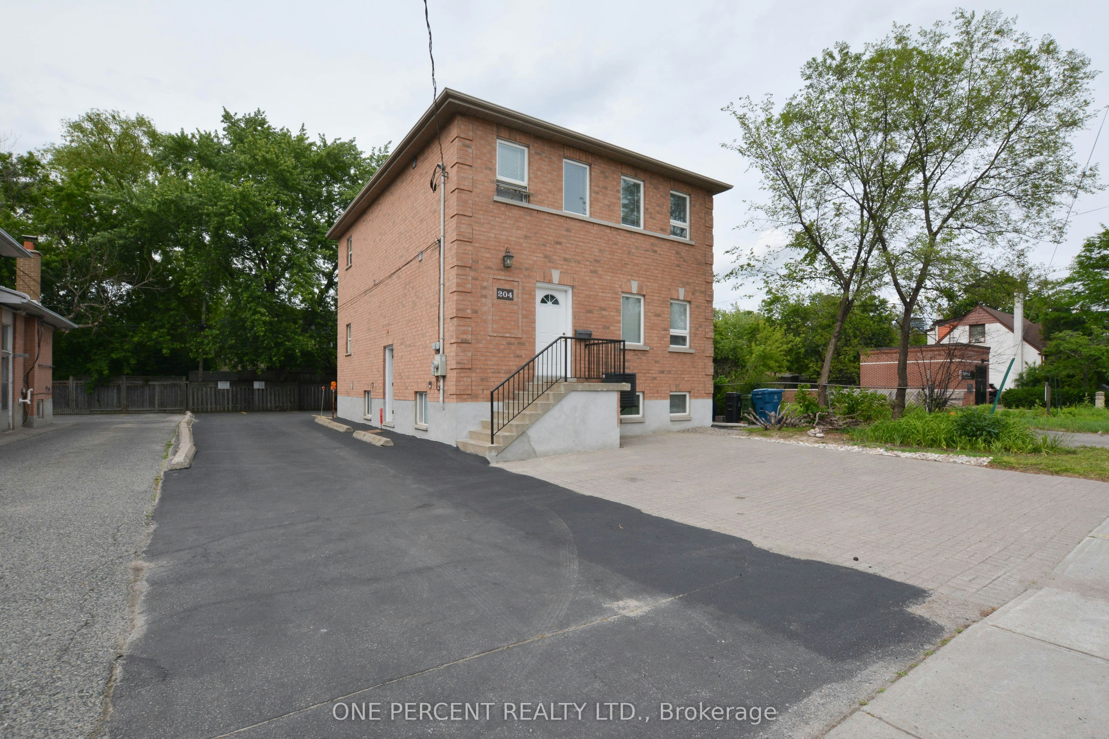 204 Sheppard Avenue W, Toronto, ON, M2N 1N1