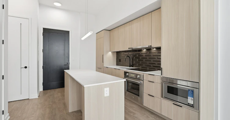 PH01-88 Bathurst Street, Toronto, ON, M5V 0W8 - 2
