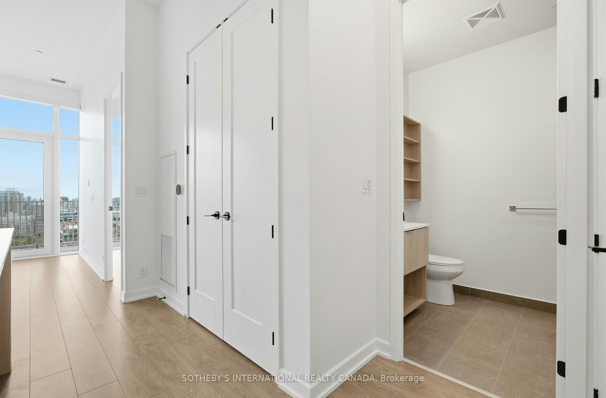 PH01-88 Bathurst Street, Toronto, ON, M5V 0W8 - 18