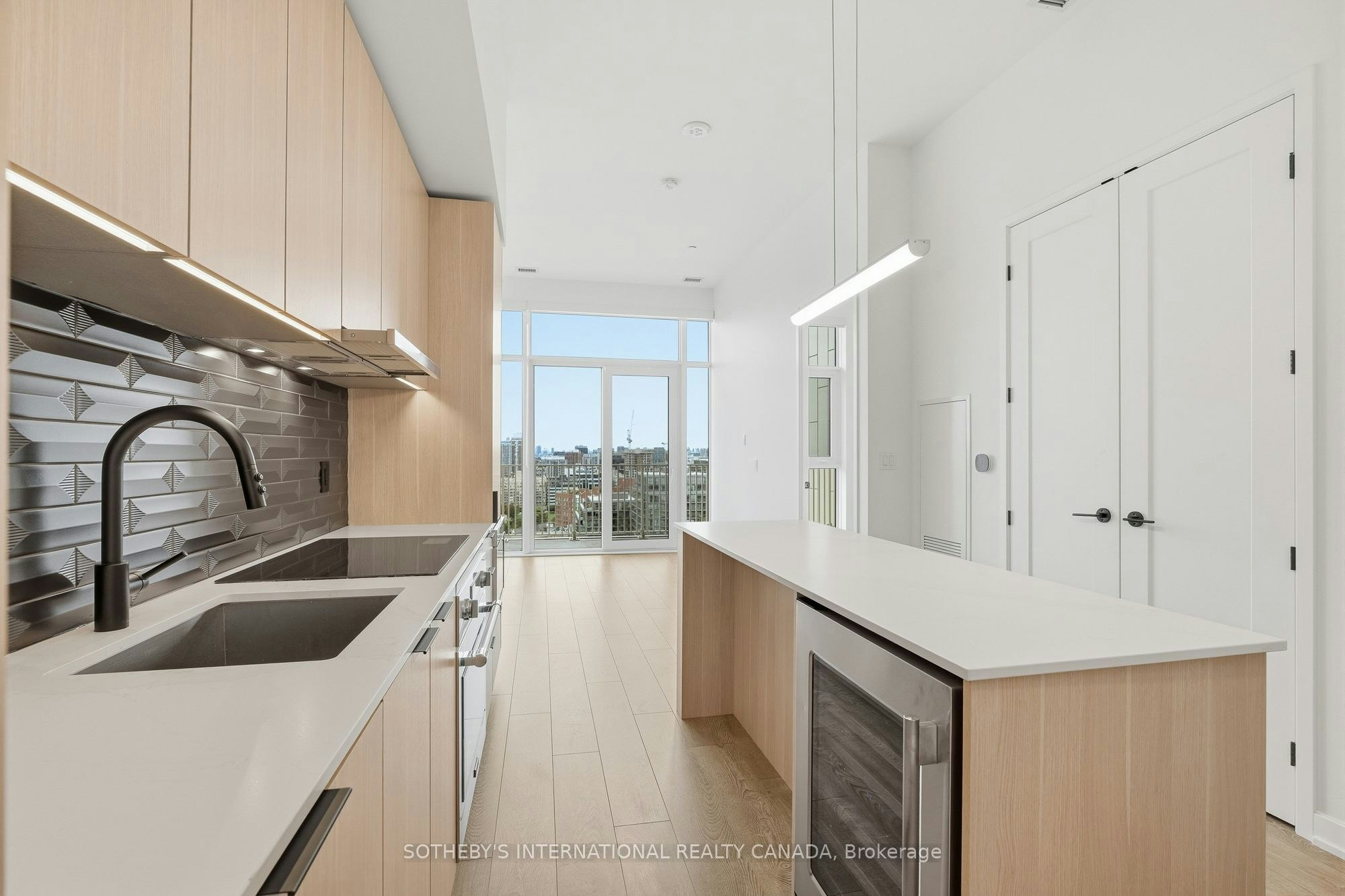 PH01-88 Bathurst Street, Toronto, ON, M5V 0W8 - 5