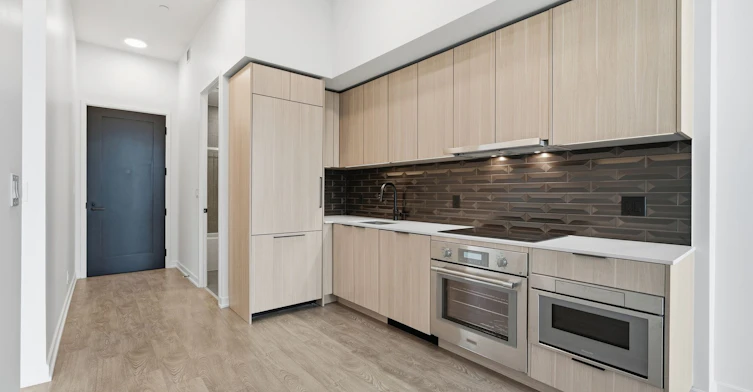 PH14-88 Bathurst Street, Toronto, ON, M5V 0W8