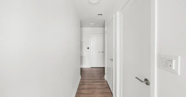 1217-88 Bathurst Street, Toronto, ON, M5V 0W8 - 9