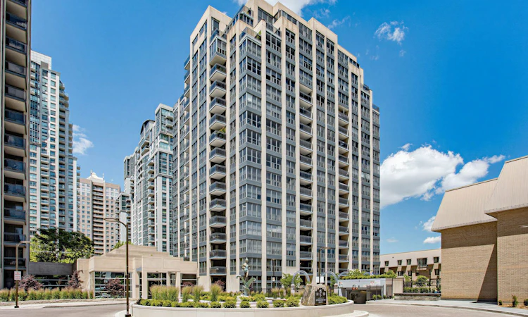 511-28 Hollywood Avenue