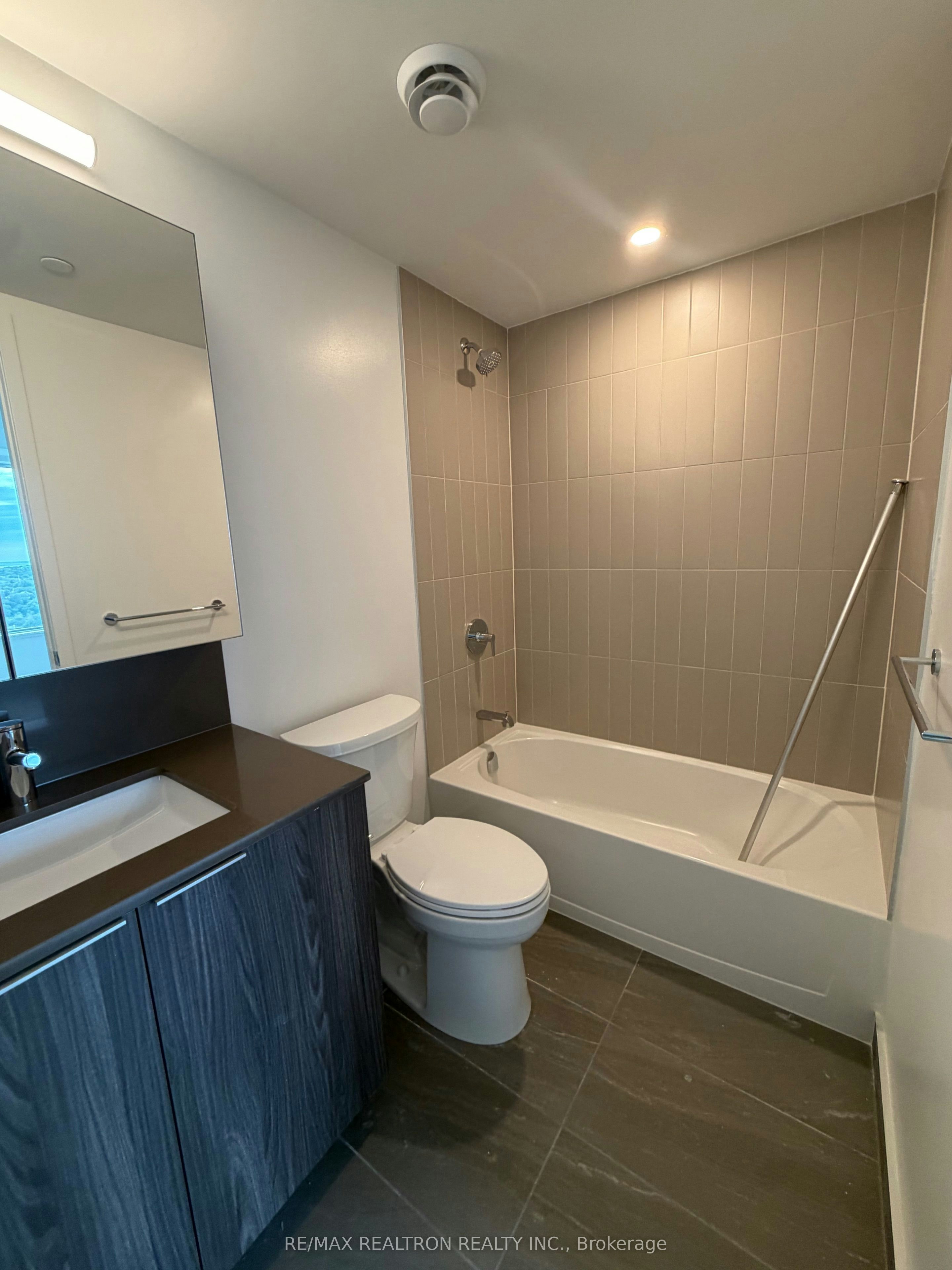 2610-15 David Salomon Drive, Toronto, ON, M3C 1E7 - 11