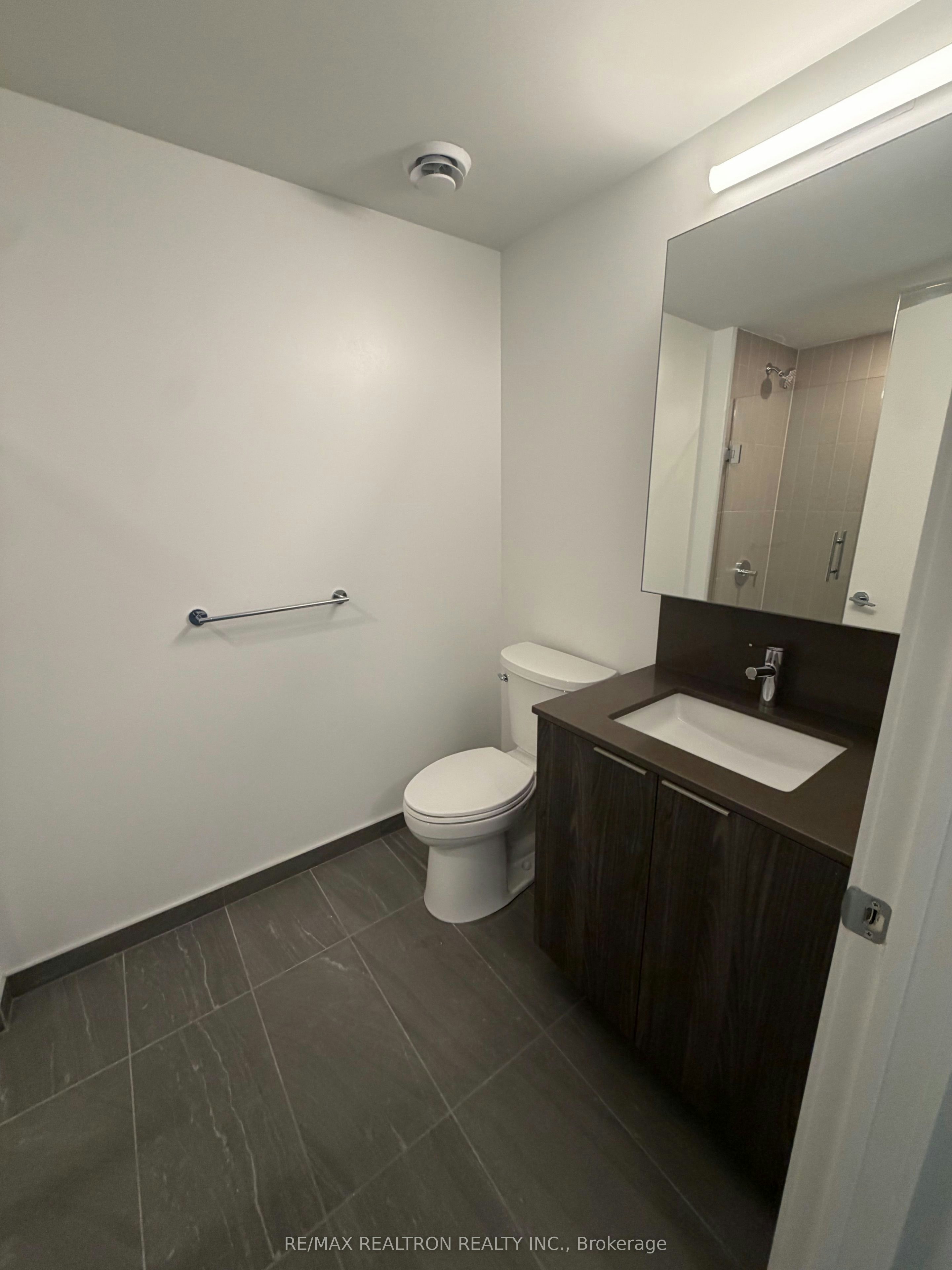 2610-15 David Salomon Drive, Toronto, ON, M3C 1E7 - 5