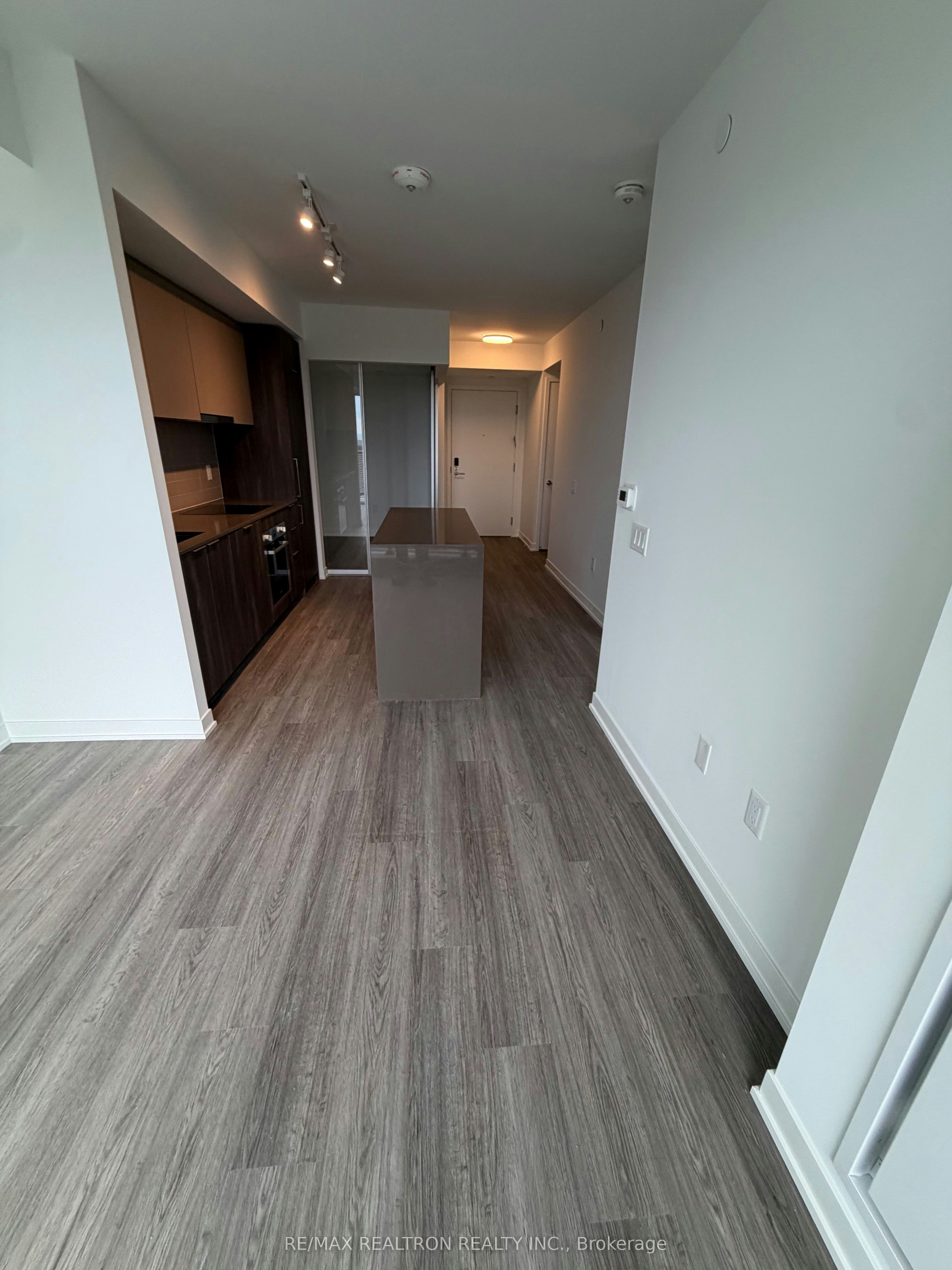 2610-15 David Salomon Drive, Toronto, ON, M3C 1E7 - 9