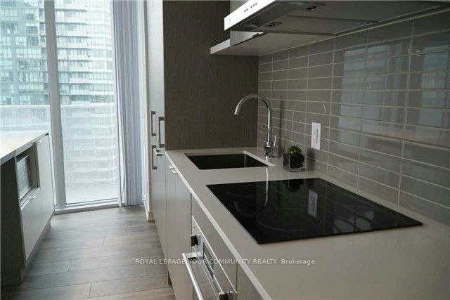 4902-100 Harbour Street, Toronto, ON, M5J 2T5 - 2