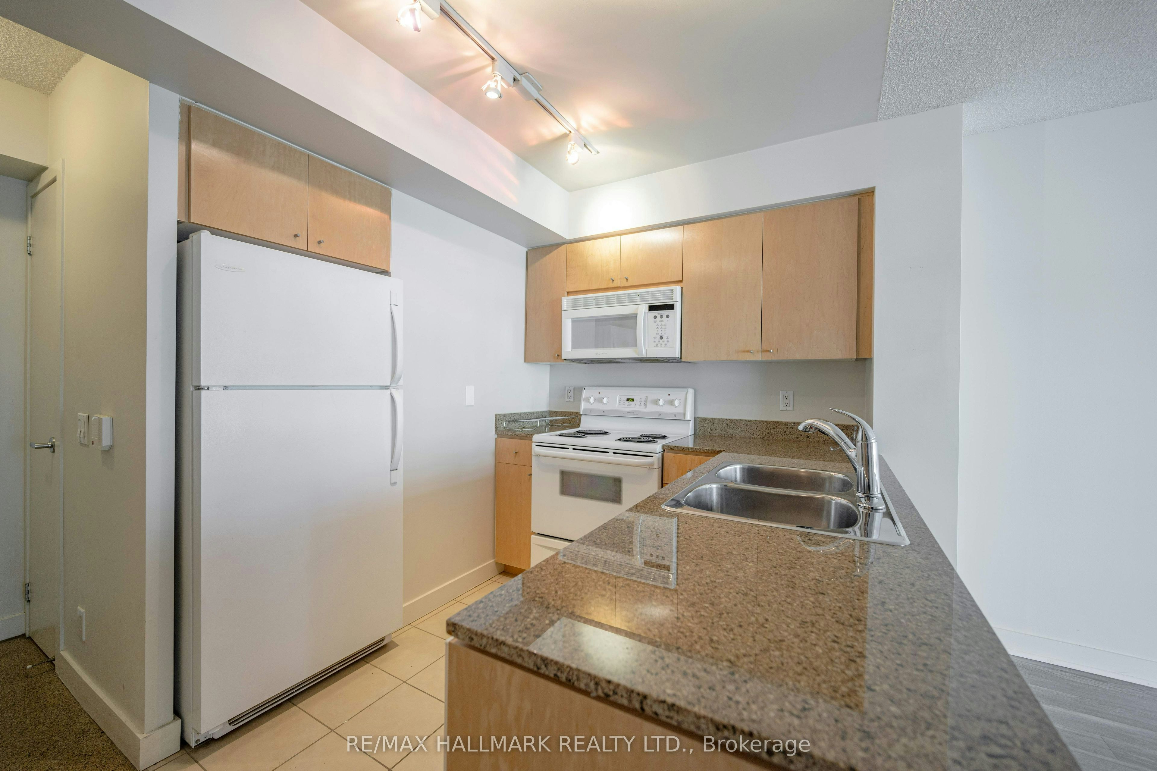 701-361 Front Street, Toronto, ON, M5V 3R5 - 4