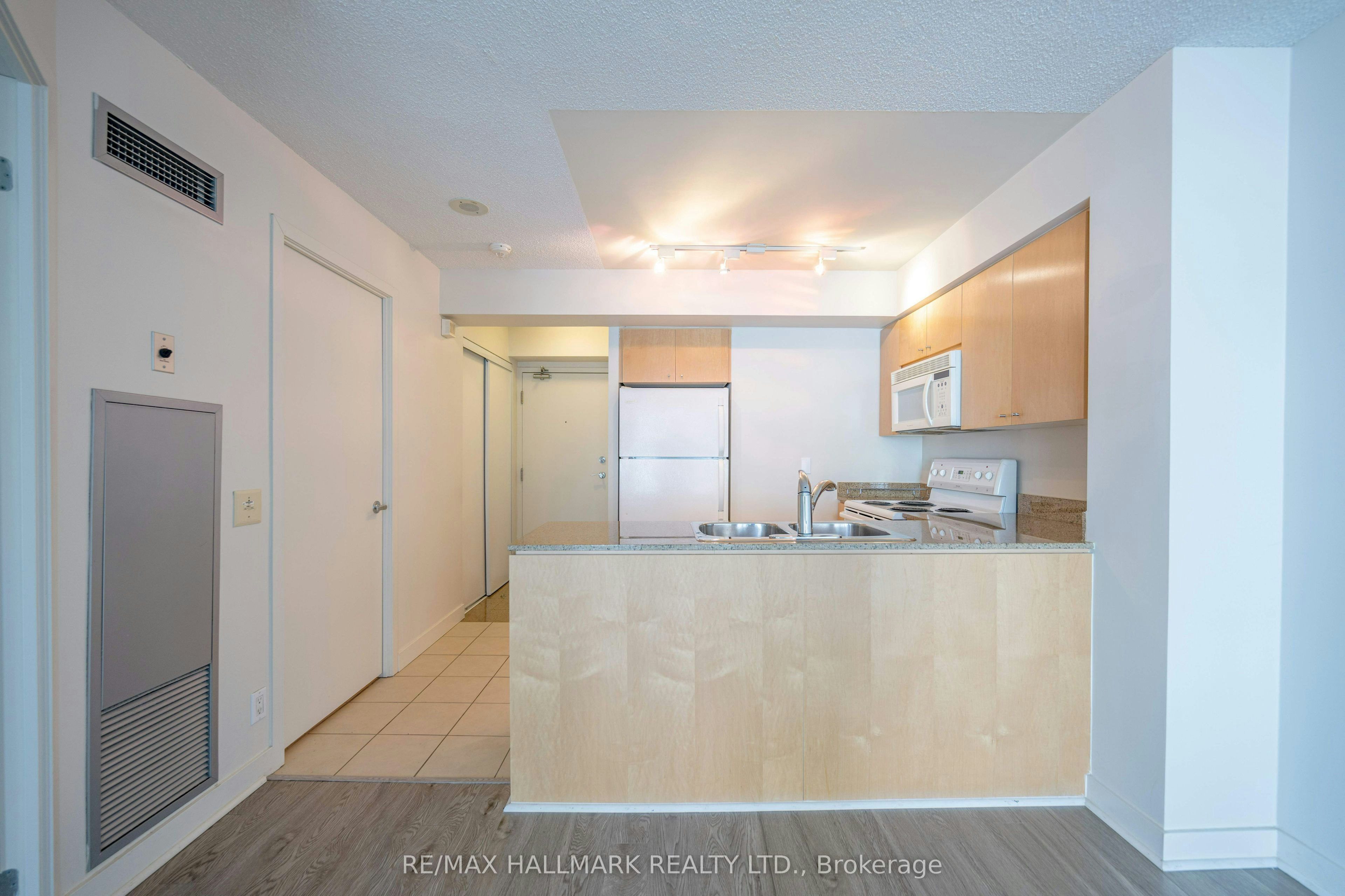 701-361 Front Street, Toronto, ON, M5V 3R5 - 5