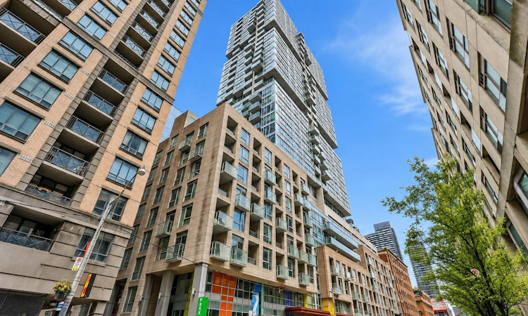 2310-199 Richmond Street W