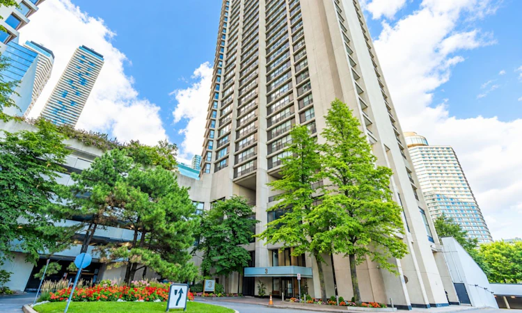 1004-33 Harbour Square